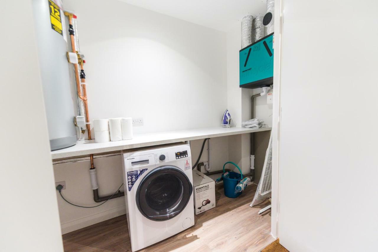 5 Star Brand New City Centre Apartment Belfast Exterior photo