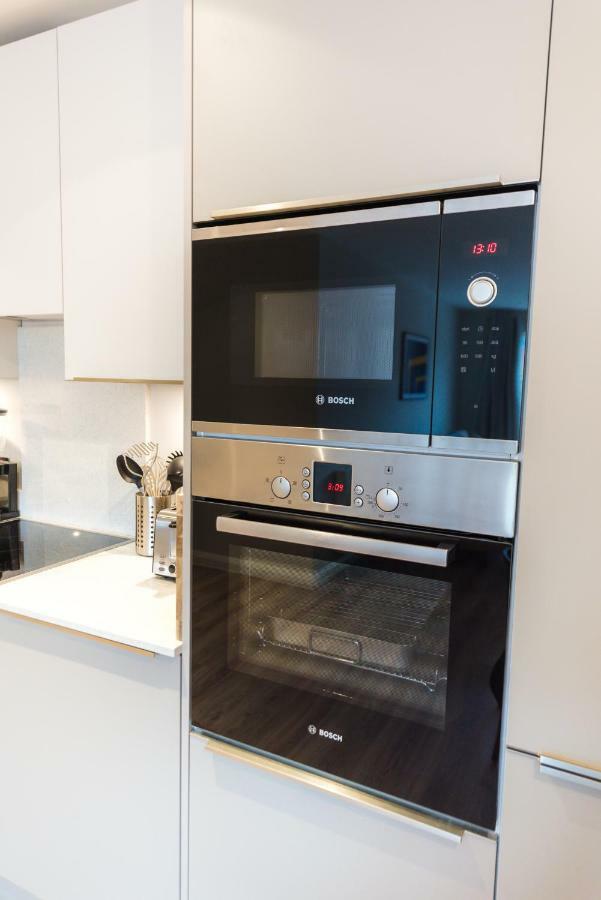 5 Star Brand New City Centre Apartment Belfast Exterior photo